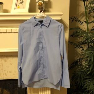 Classic bottom down shirt with bell cuff